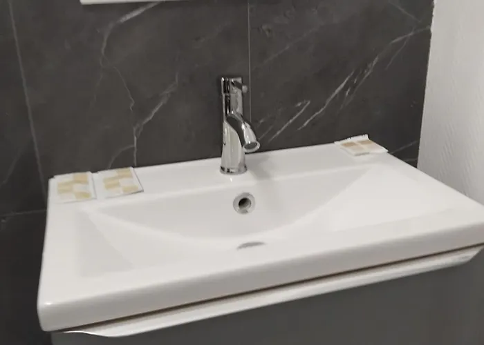 - Centre - Pied A Terre Apartment